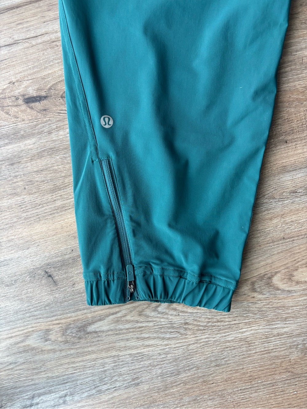 Lululemon Adapted State High-Rise Cropped Joggers (size 10) - Picture 3 of 10